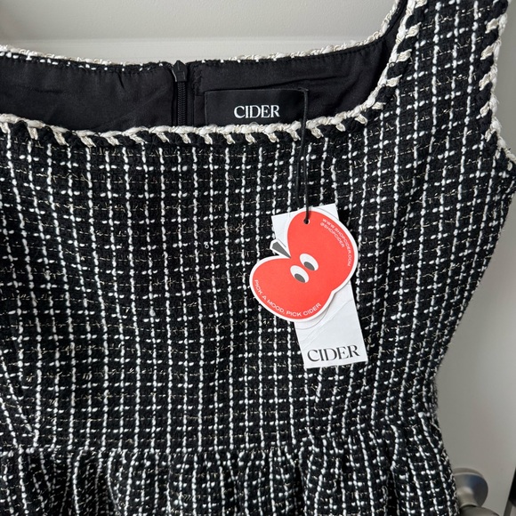 Cider Tweed U-Neckline Solid Mini Tweed Dress in Carbon Size Large NEW - Picture 10 of 15